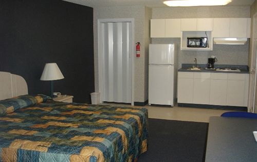Studio Inn And Suites Ґалловей Номер фото