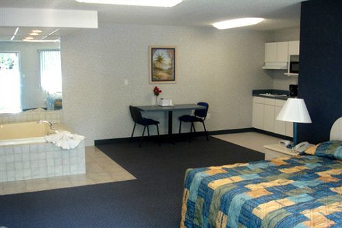Studio Inn And Suites Ґалловей Номер фото